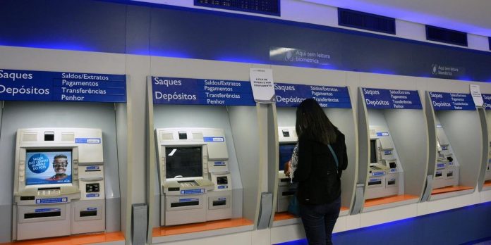 Bancos elevam juros e restringem negociação com a crise do coronavírus